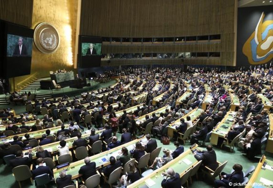 Утверждение оон. Генассамблея ООН осудила. Онн. BMT ning bosh Assambleyasi. Молдова в ООН когда принята.